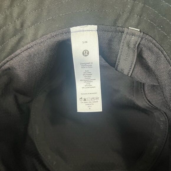 Lululemon Black Cargo Style Bucket Hat S/M - Picture 3 of 5